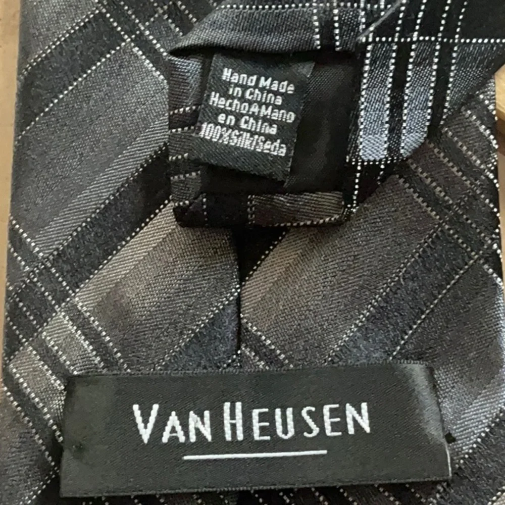 Classic Blue Plaid Men's Tie - Stylish Professional Look